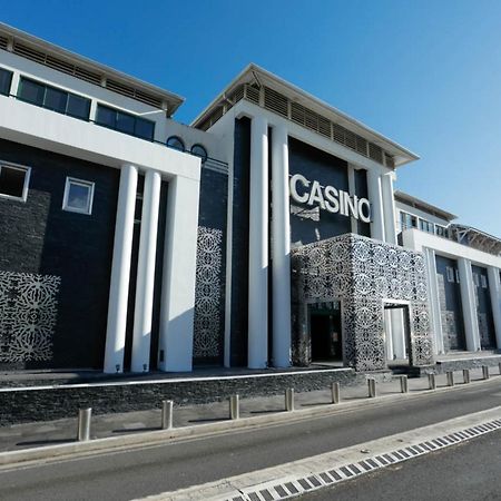 Studio CHIC avec son accès plage et sans coupure d'eau Le Gosier  Extérieur photo