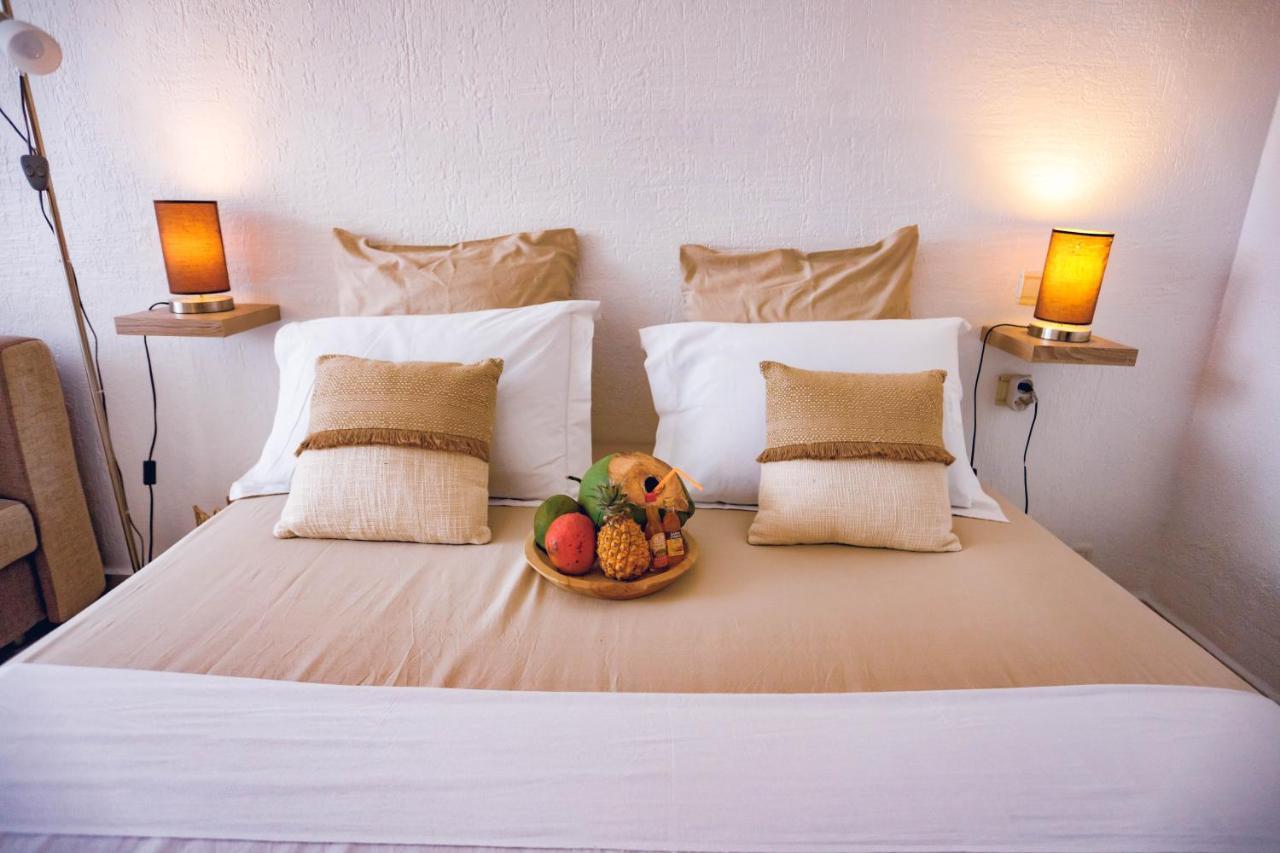 Studio CHIC avec son accès plage et sans coupure d'eau Le Gosier  Extérieur photo