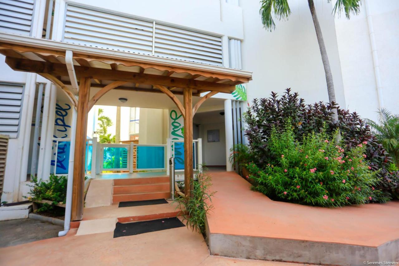 Studio CHIC avec son accès plage et sans coupure d'eau Le Gosier  Extérieur photo