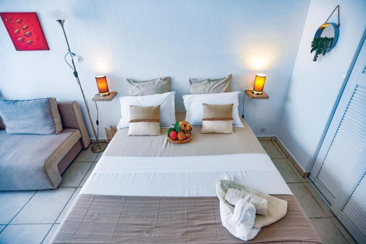 Studio CHIC avec son accès plage et sans coupure d'eau Le Gosier  Extérieur photo