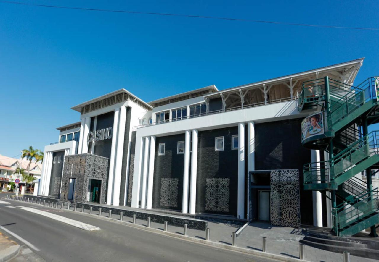 Studio CHIC avec son accès plage et sans coupure d'eau Le Gosier  Extérieur photo