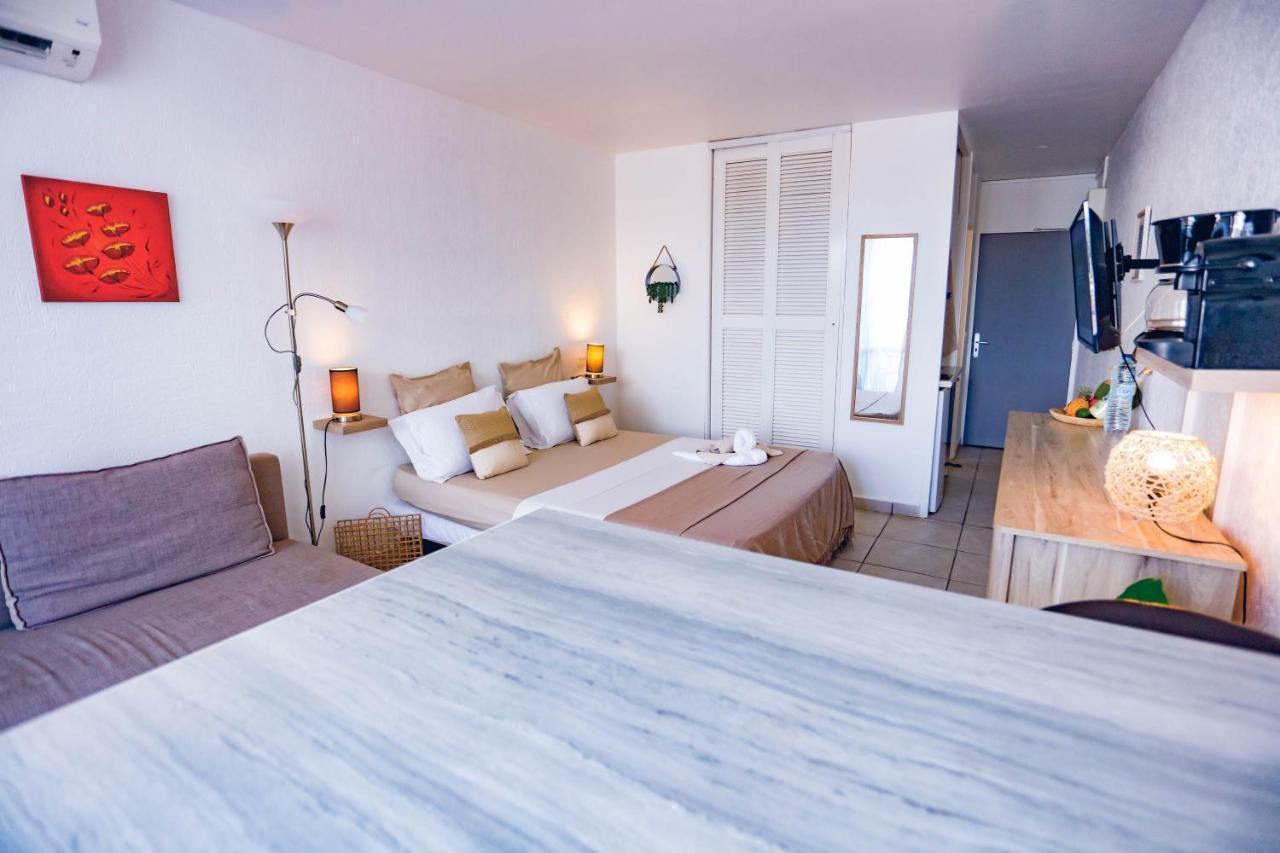 Studio CHIC avec son accès plage et sans coupure d'eau Le Gosier  Extérieur photo